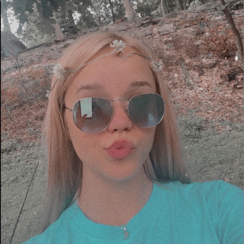 Meet your Posher, Carleigh